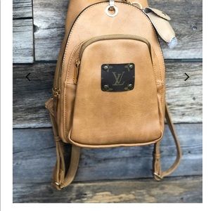 Meet your Posher, Hillary